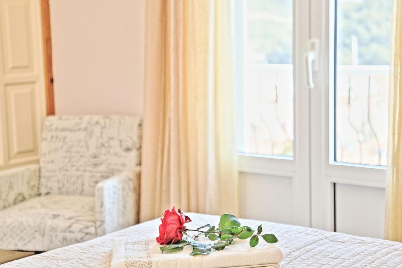 Avgi Ena Apartment Gaios Ngoại thất bức ảnh